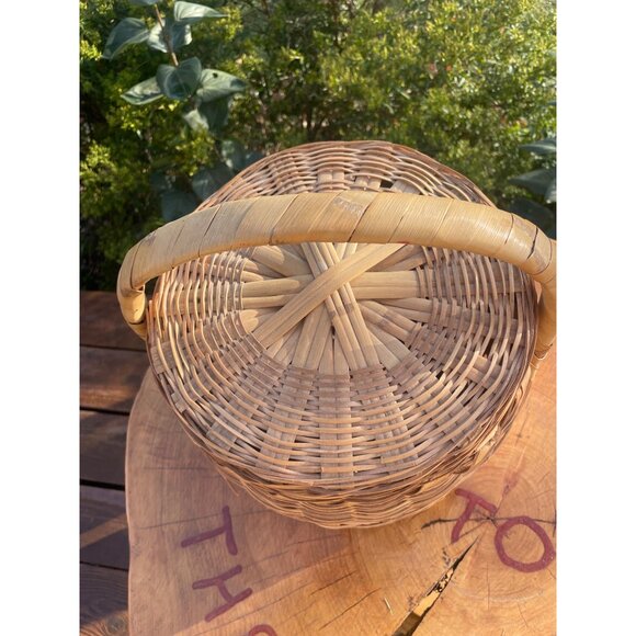 Vintage Woven Basket With Lid & Handle - Picture 2 of 7